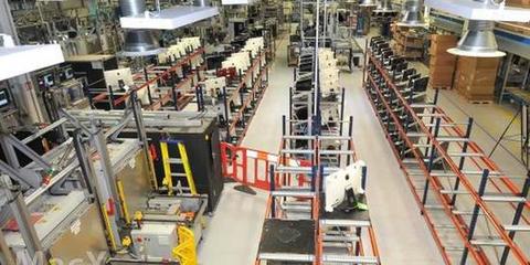 揭秘蘋(píng)果生產(chǎn)線(xiàn) 內(nèi)部照片曝光電子元件的精密裝配